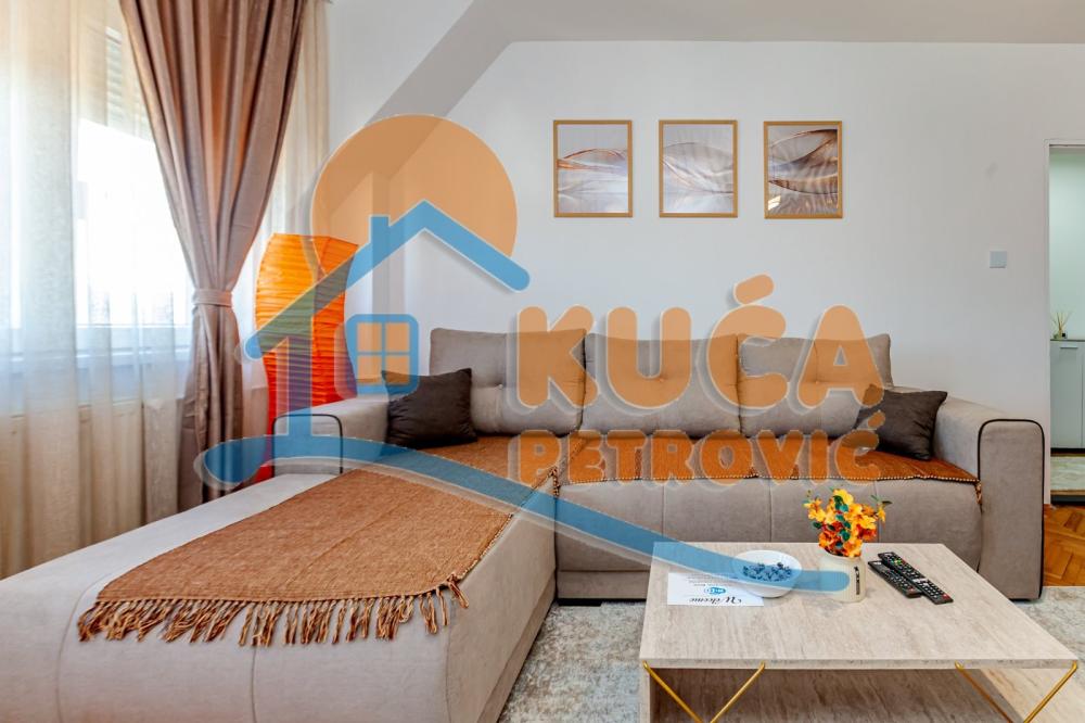 Slika 3 - Stan u zgradi, uknjižen, centralno grejanje, oglas ID p-015115