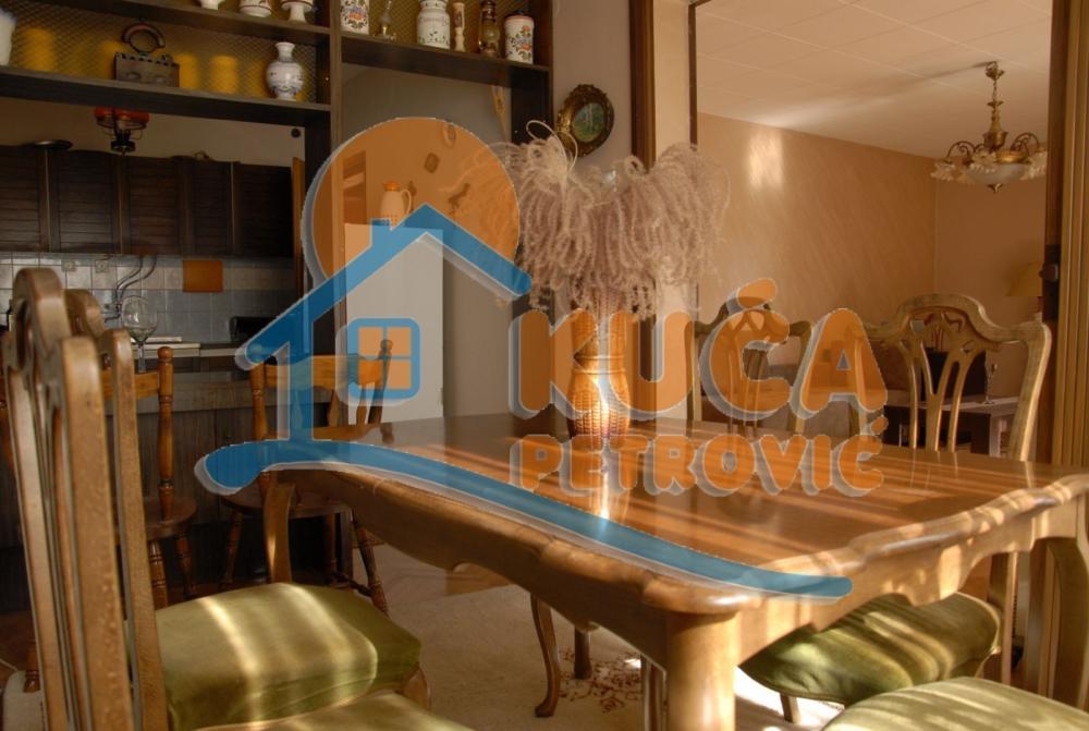 Glavna slika -Stan u zgradi, uknjižen, oglas ID p-015119