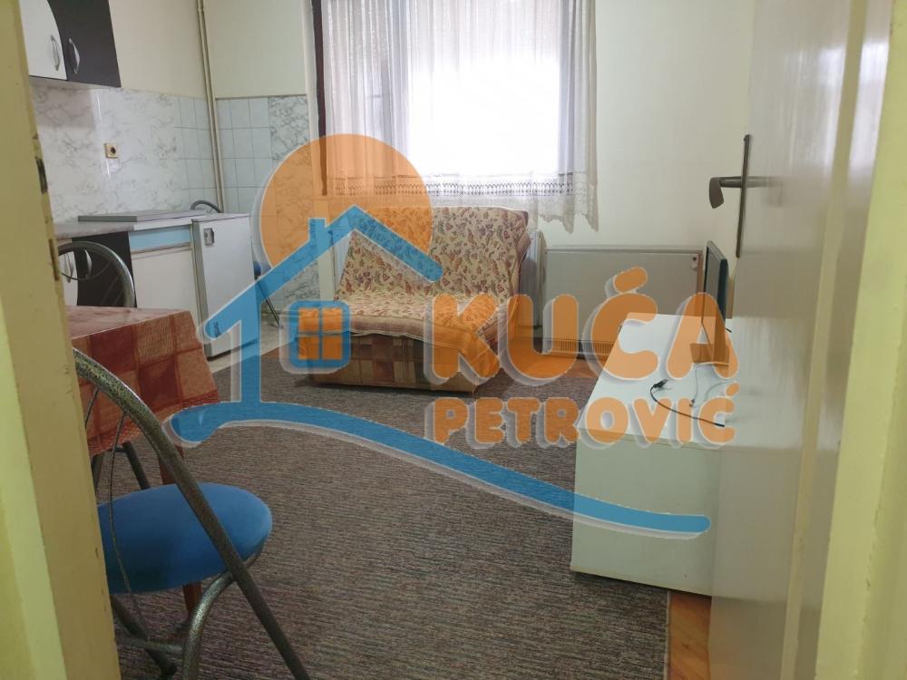 Slika 1 - Stan u zgradi, oglas ID p-015129