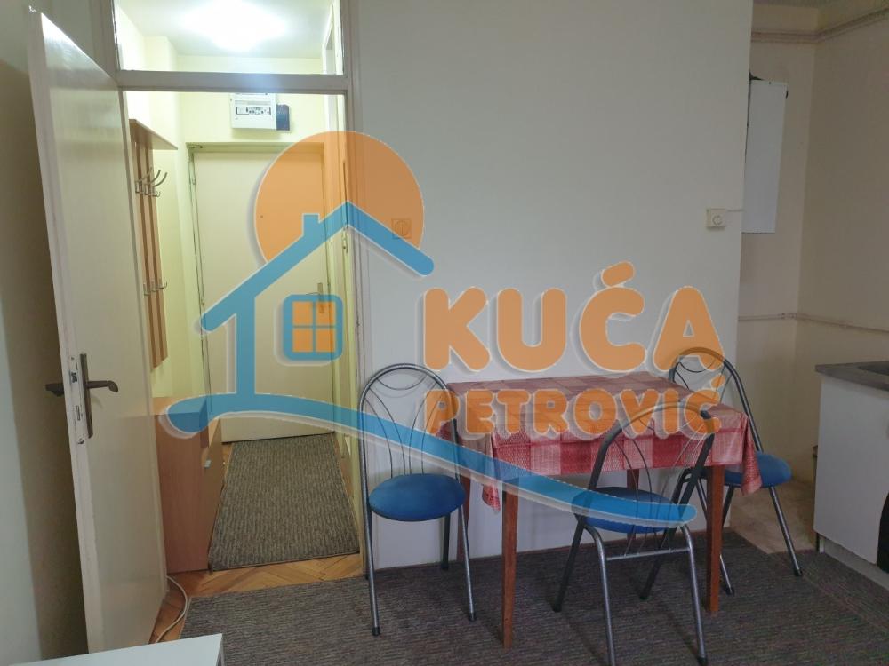 Slika 6 - Stan u zgradi, oglas ID p-015129