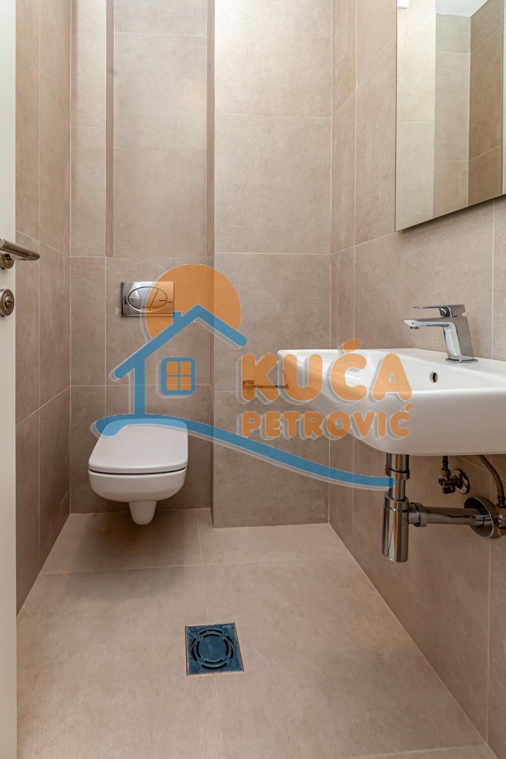 Glavna slika -Stan u zgradi, novogradnja, uknjižen, centralno grejanje, oglas ID p-015139