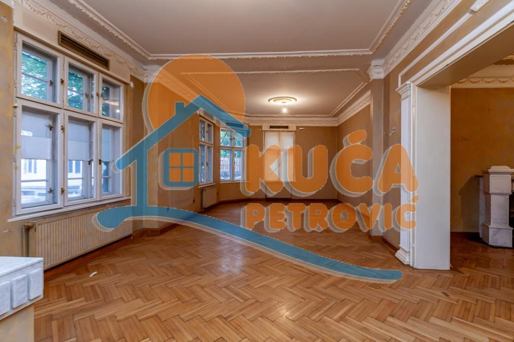 Slika 2 - Stan u zgradi, uknjižen, centralno grejanje, oglas ID p-015155