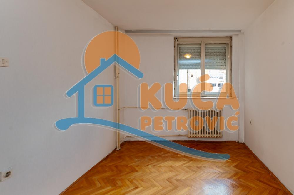 Slika 7 - Stan u zgradi, oglas ID p-015183