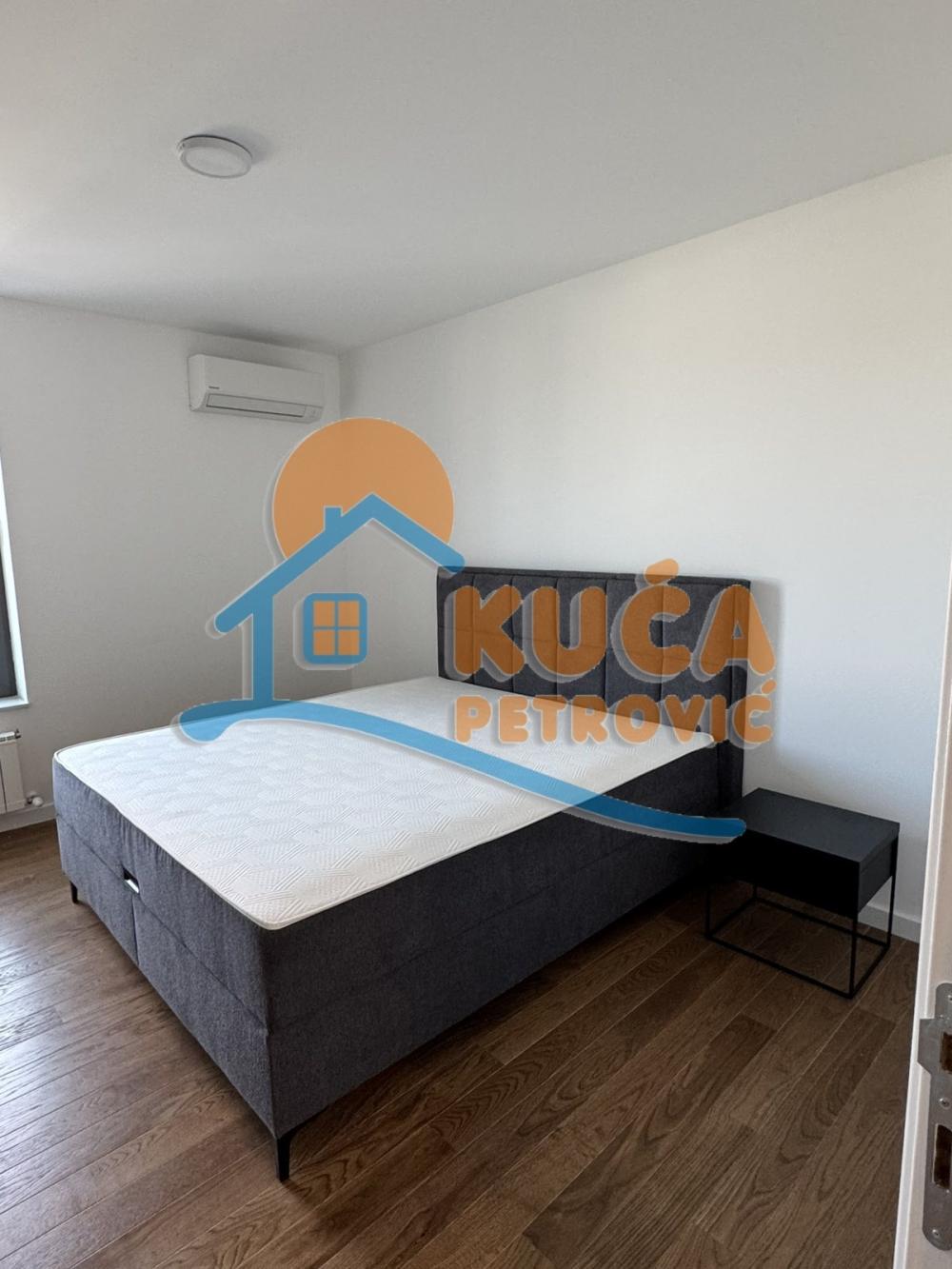 Slika 2 - Stan u zgradi, novogradnja, uknjižen, centralno grejanje, oglas ID p-015202