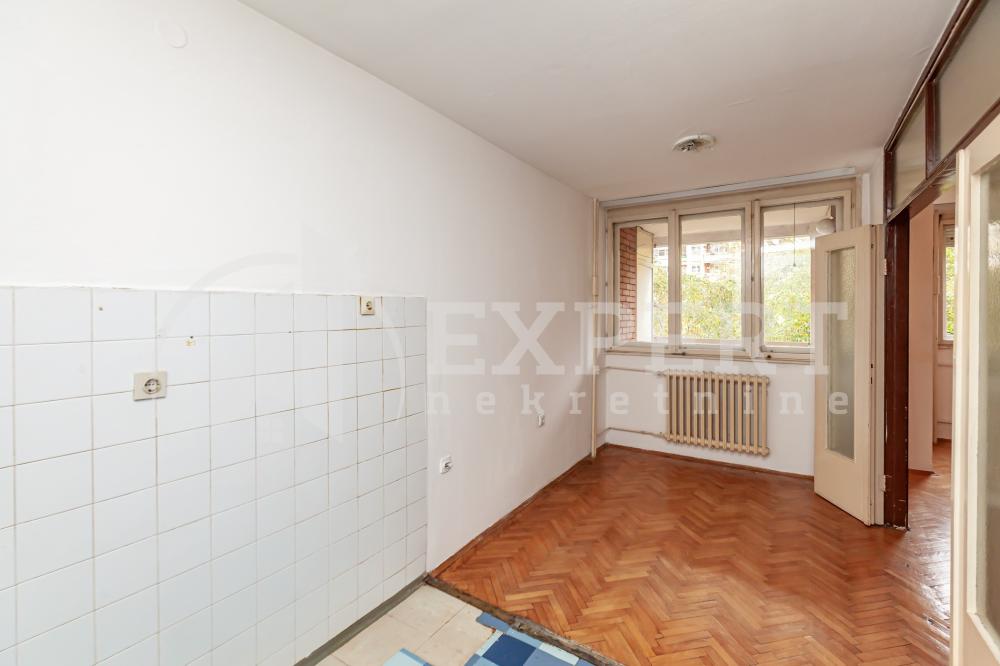 Slika 4 - Stan u zgradi, oglas ID p-015183