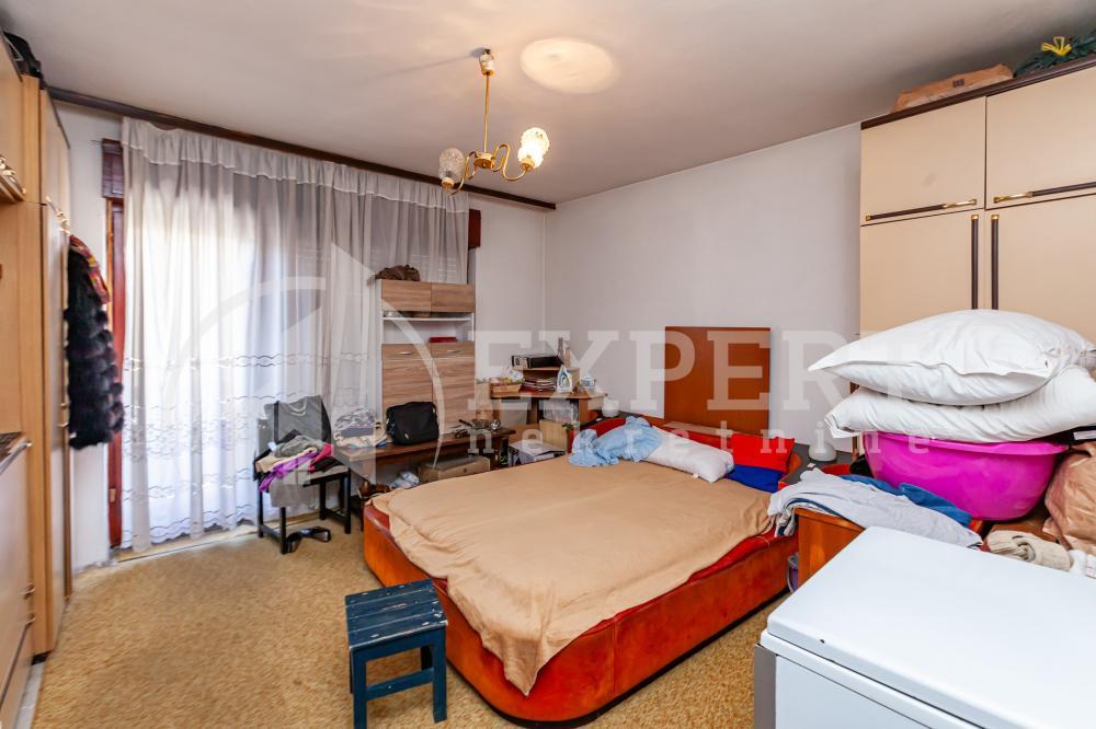 Glavna slika -Stan u zgradi, oglas ID p-015199