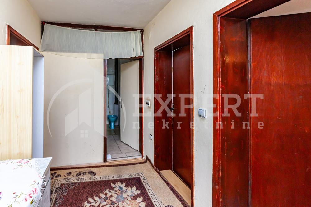 Slika 2 - Stan u zgradi, oglas ID p-015199