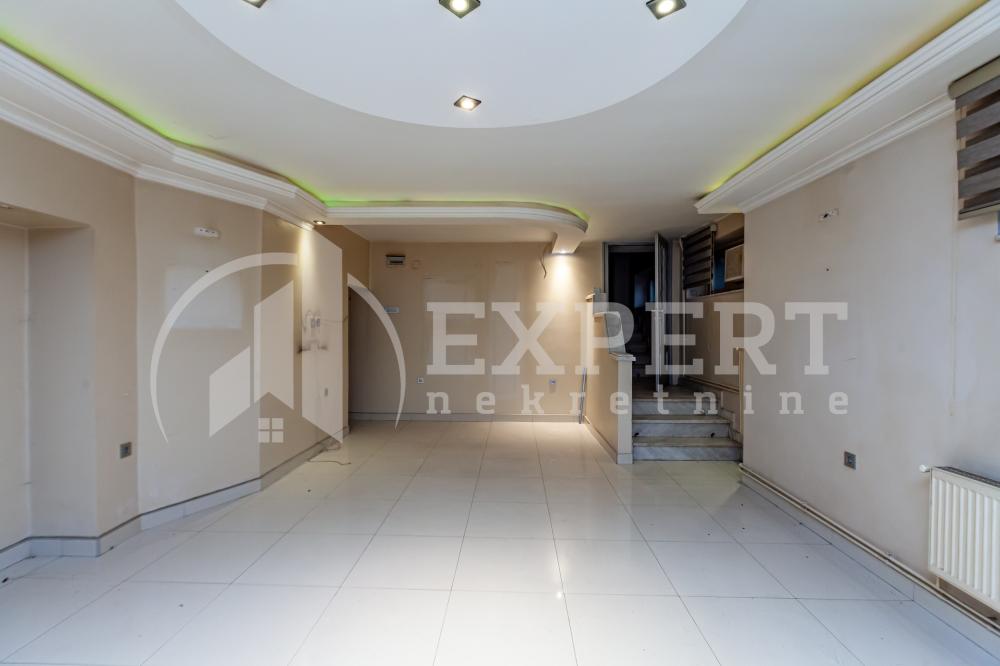 Slika 10 - Stan u zgradi, uknjižen, centralno grejanje, oglas ID p-015155