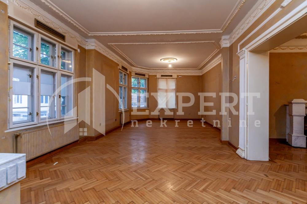 Slika 2 - Stan u zgradi, uknjižen, centralno grejanje, oglas ID p-015155