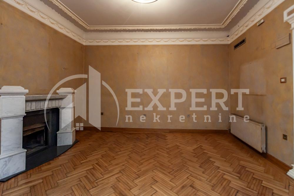 Slika 4 - Stan u zgradi, uknjižen, centralno grejanje, oglas ID p-015155