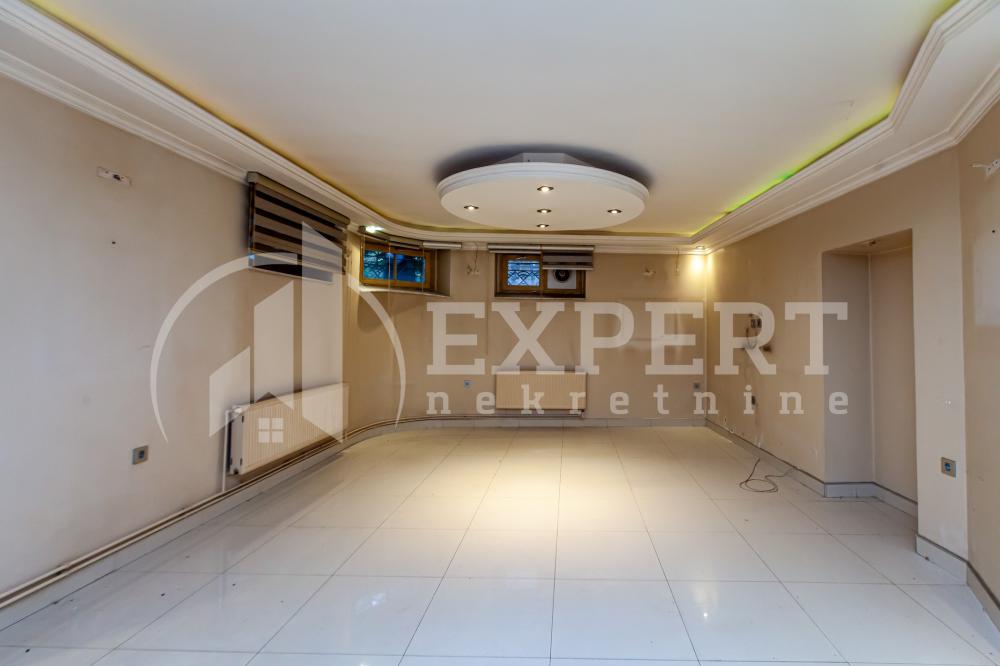 Slika 9 - Stan u zgradi, uknjižen, centralno grejanje, oglas ID p-015155