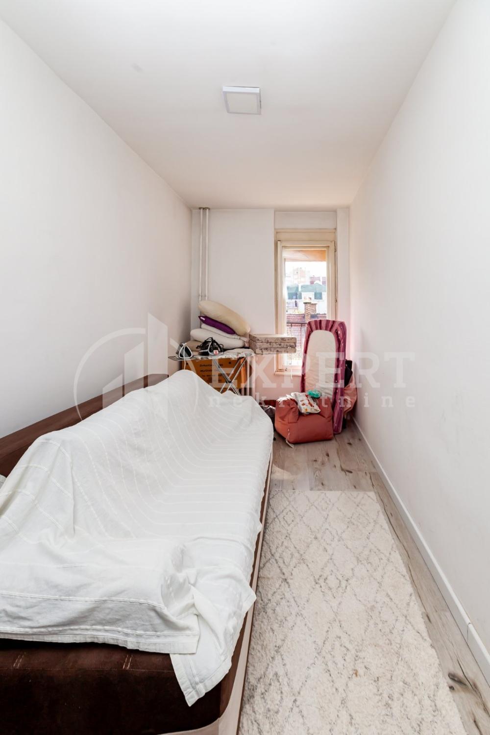 Slika 10 - Stan u zgradi, uknjižen, centralno grejanje, oglas ID p-015152