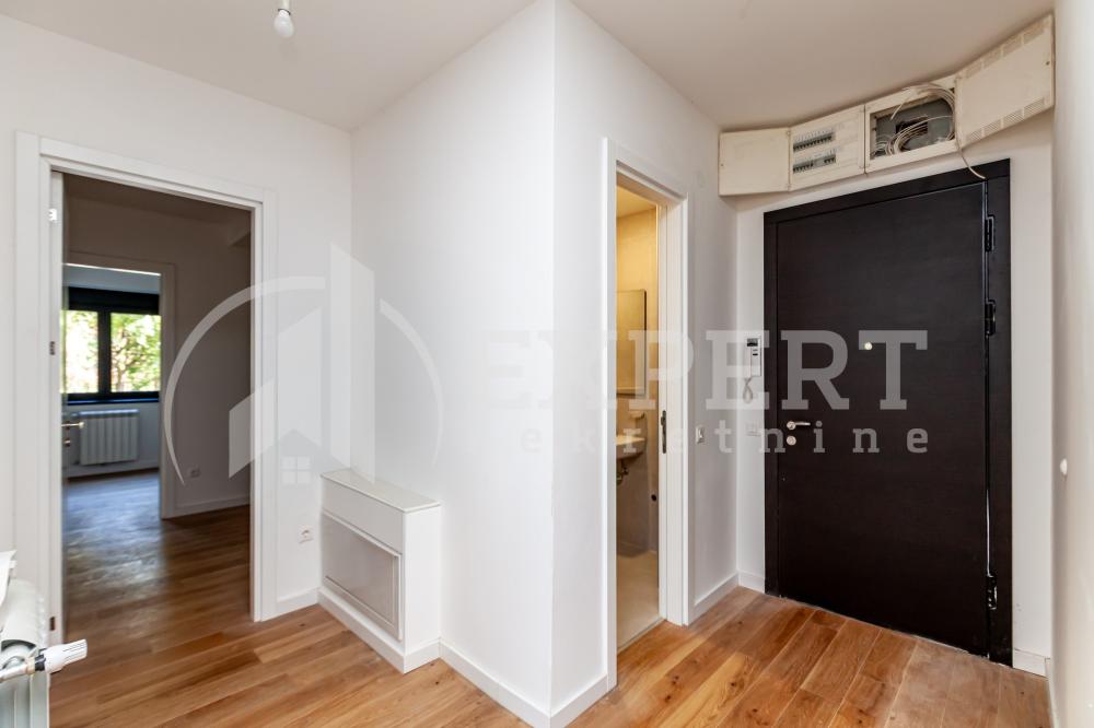 Slika 1 - Stan u zgradi, novogradnja, uknjižen, centralno grejanje, oglas ID p-015137