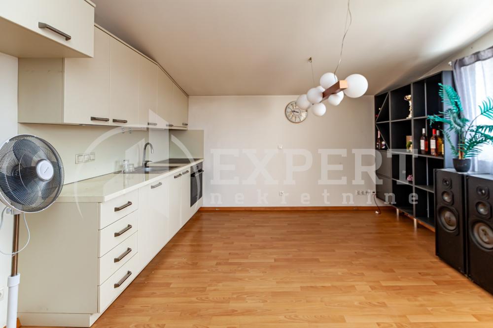 Slika 2 - Stan u zgradi, uknjižen, oglas ID p-015121