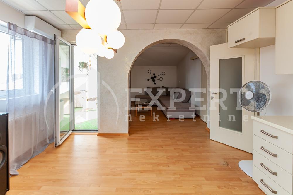 Slika 1 - Stan u zgradi, uknjižen, oglas ID p-015121