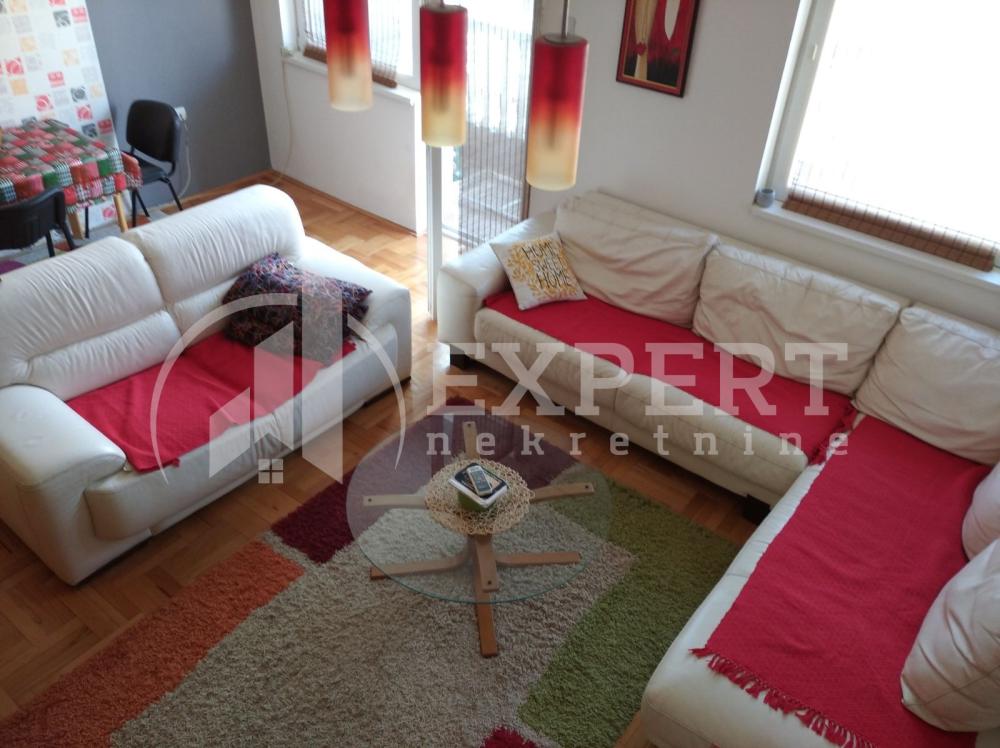 Slika 1 - Stan u zgradi, uknjižen, oglas ID p-05141