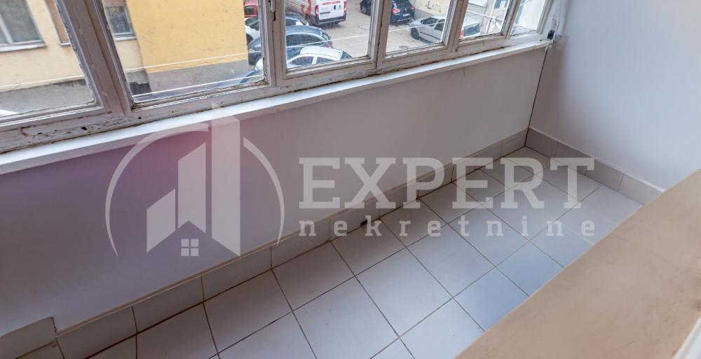 Slika 9 - Stan u zgradi, uknjižen, grejanje na struju, oglas ID p-015068