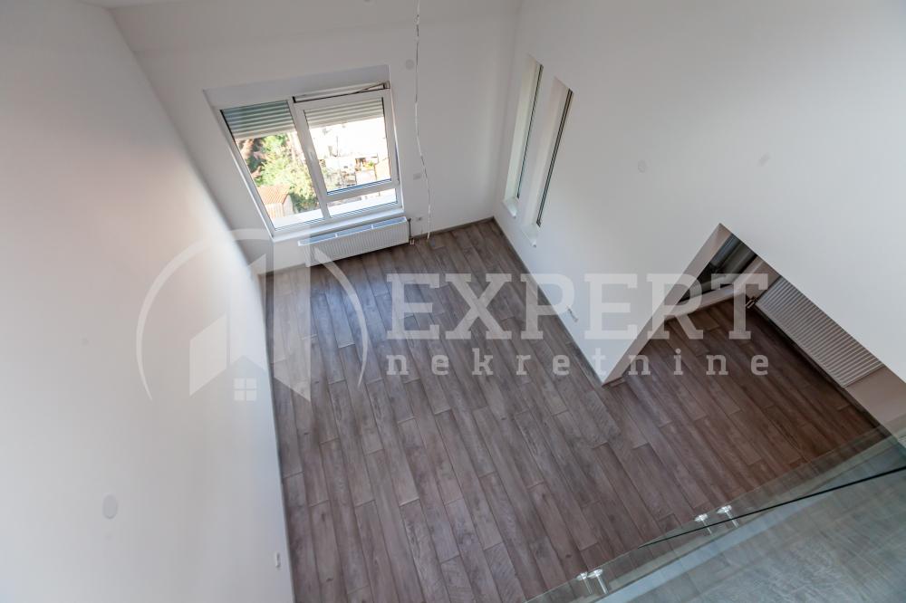 Slika 5 - Stan u zgradi, novogradnja, uknjižen, etažno grejanje, oglas ID p-015080