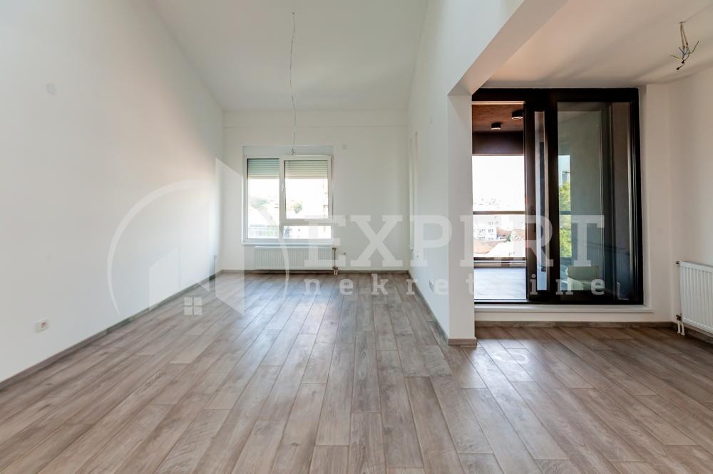 Slika 2 - Stan u zgradi, novogradnja, uknjižen, etažno grejanje, oglas ID p-015080