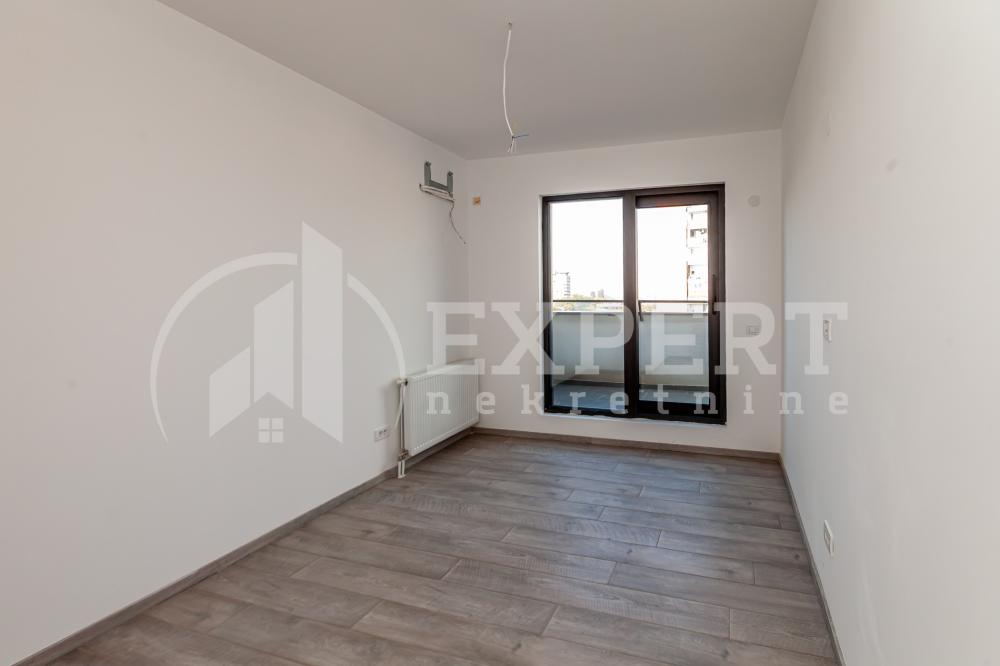 Slika 6 - Stan u zgradi, novogradnja, uknjižen, etažno grejanje, oglas ID p-015080