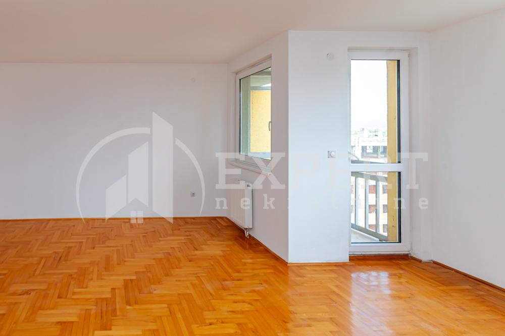 Slika 2 - Stan u zgradi, novogradnja, uknjižen, grejanje na struju, oglas ID p-015083