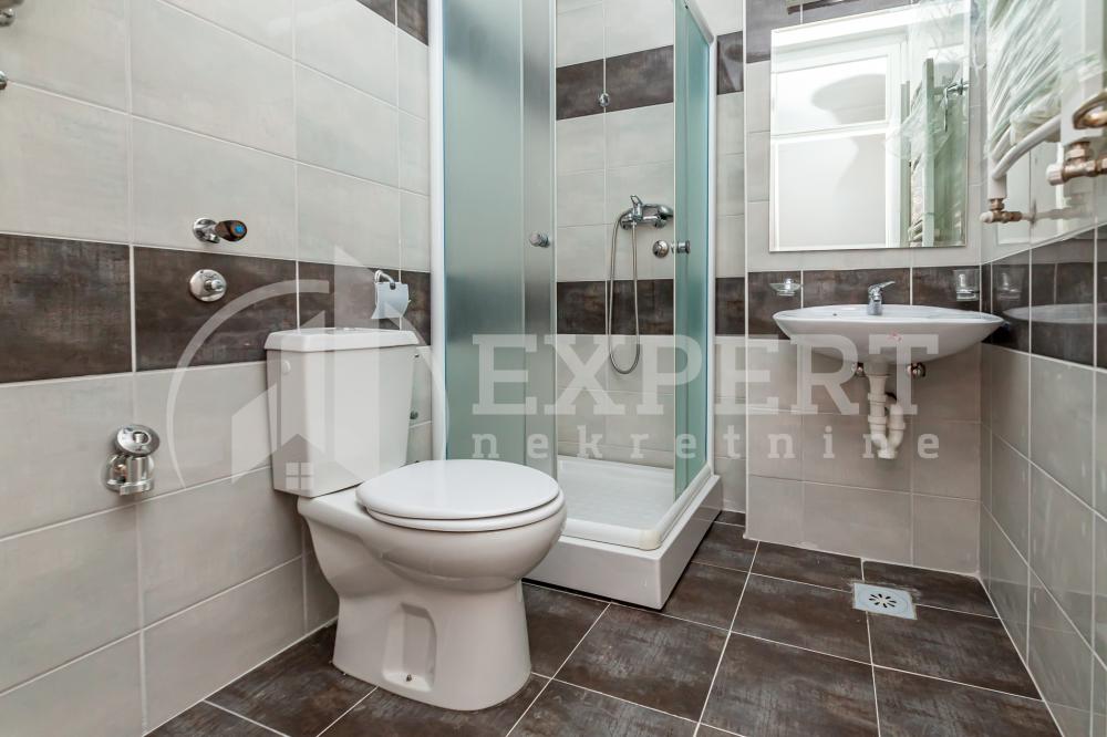 Slika 7 - Stan u zgradi, novogradnja, uknjižen, grejanje na struju, oglas ID p-015084