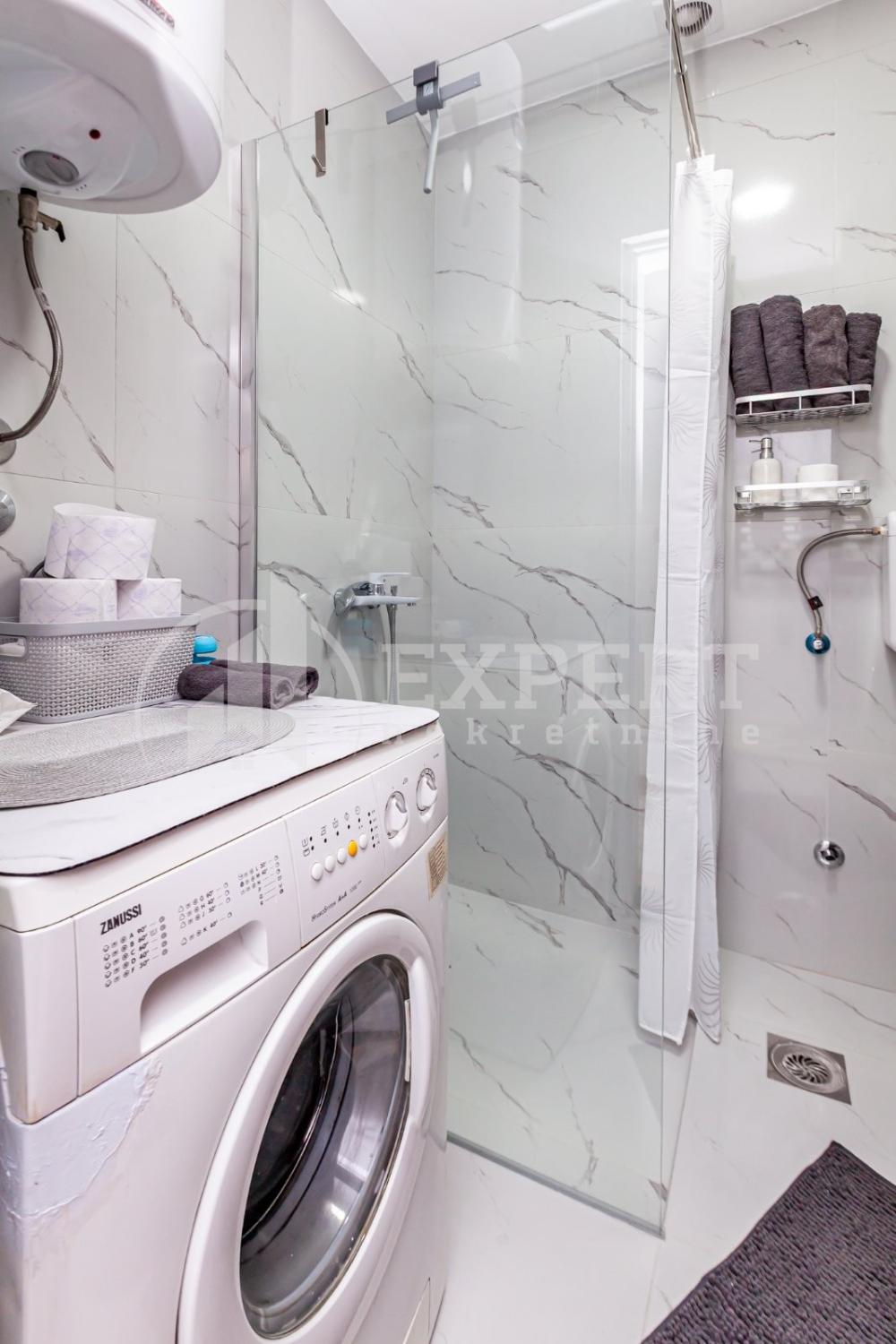 Slika 11 - Stan u zgradi, uknjižen, centralno grejanje, oglas ID p-015115