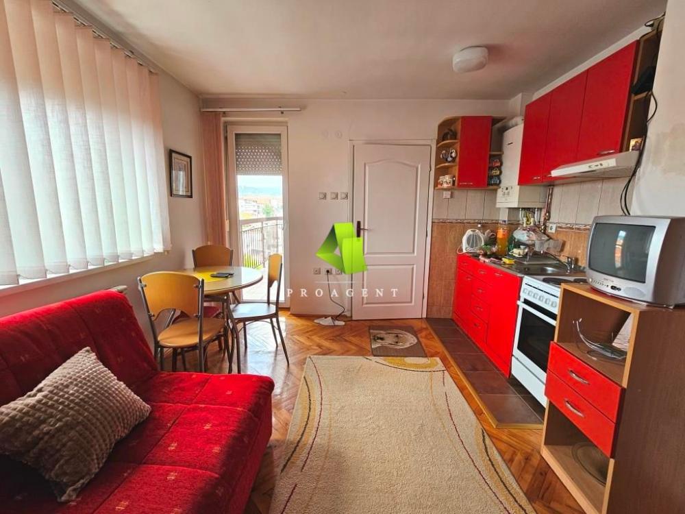 Slika 1 - Retko u ponudi-garsonjera sa stvarima na Panteleju ID#7361