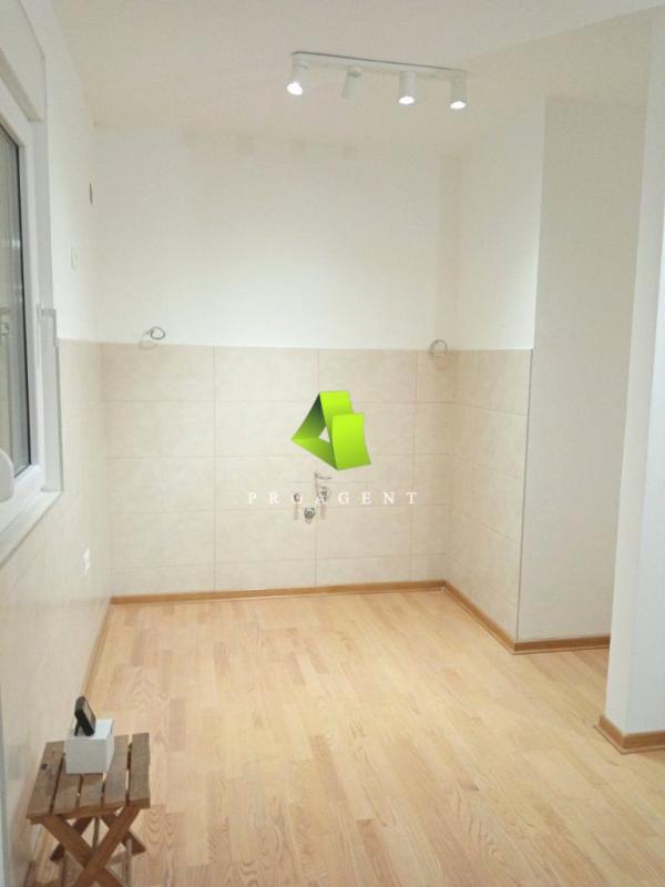 Slika 1 - Troiposoban stan u novoj zgradi na odličnoj lokaciji u blizini parka Čair ID#7358