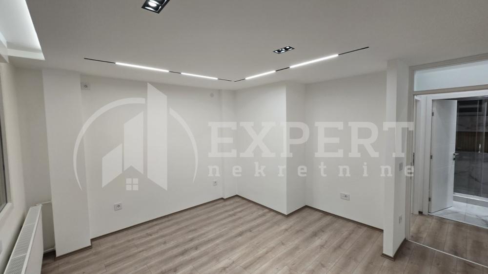 Slika 8 - Stan u zgradi, uknjižen, centralno grejanje, oglas ID p-015231