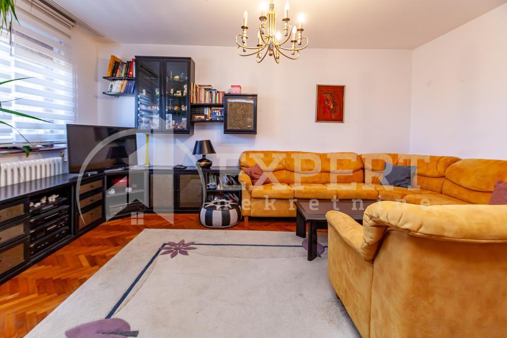 Glavna slika -Stan u zgradi, uknjižen, grejanje na struju, oglas ID p-015249