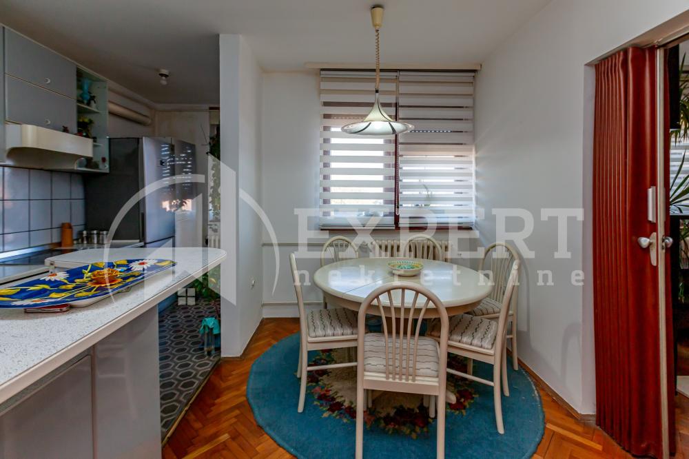 Slika 5 - Stan u zgradi, uknjižen, grejanje na struju, oglas ID p-015249