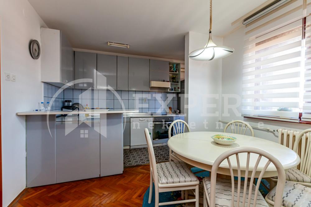 Slika 3 - Stan u zgradi, uknjižen, grejanje na struju, oglas ID p-015249