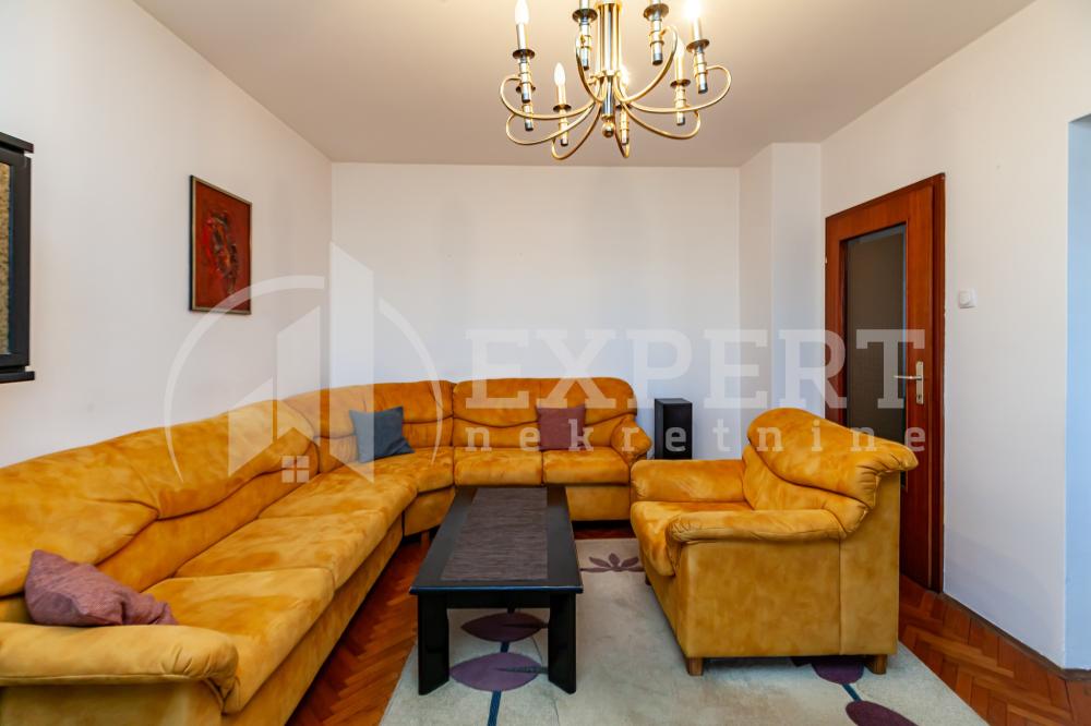 Slika 2 - Stan u zgradi, uknjižen, grejanje na struju, oglas ID p-015249