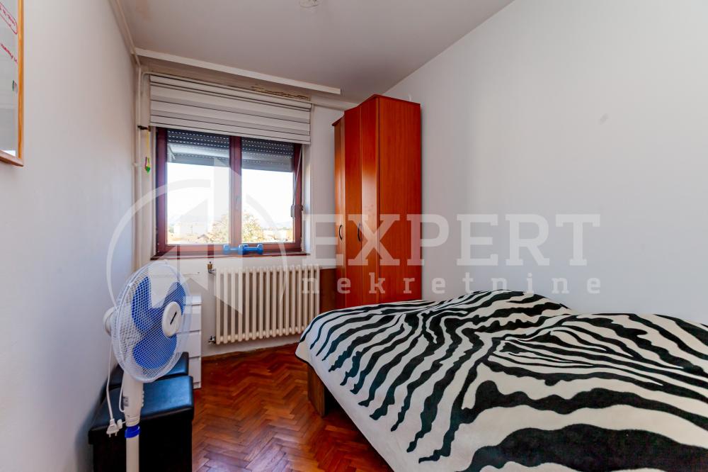 Slika 11 - Stan u zgradi, uknjižen, grejanje na struju, oglas ID p-015249