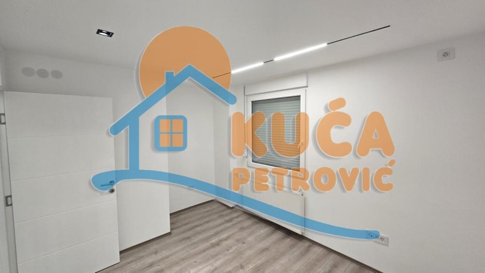 Slika 6 - Stan u zgradi, uknjižen, centralno grejanje, oglas ID p-015231