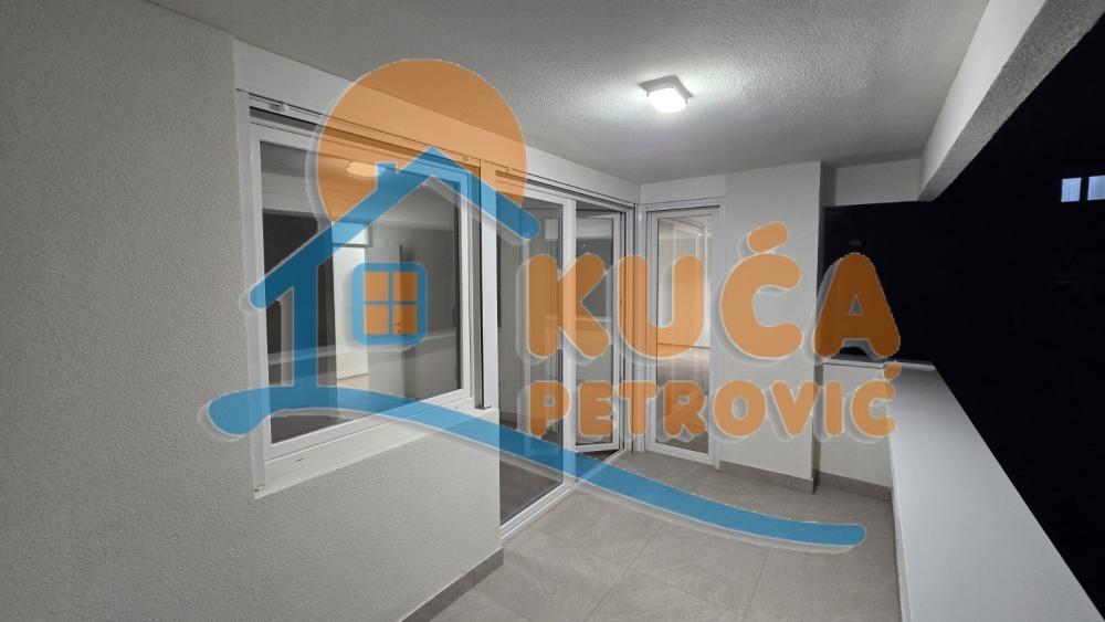 Slika 10 - Stan u zgradi, uknjižen, centralno grejanje, oglas ID p-015231