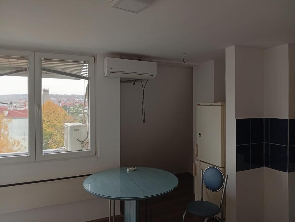 Slika 2 - Opremljen stan od 45m2 na VI spratu u zgradi bez lifta