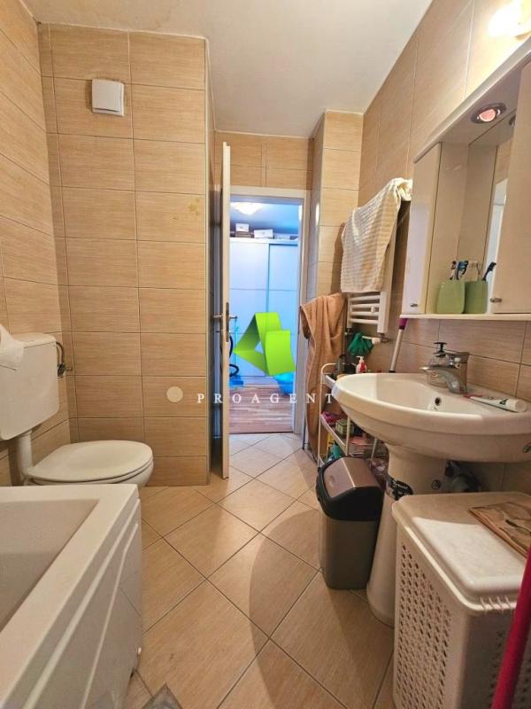 Slika 10 - Garsonjera sa stvarima kod parka Sveti Sava ID#7380