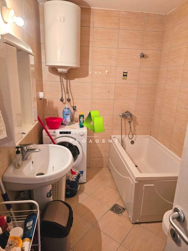 Slika 9 - Garsonjera sa stvarima kod parka Sveti Sava ID#7380