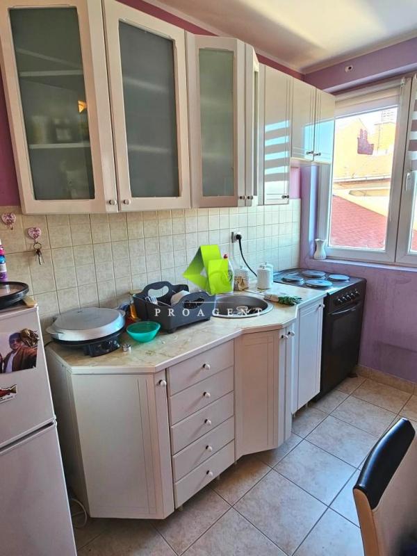 Slika 8 - Garsonjera sa stvarima kod parka Sveti Sava ID#7380